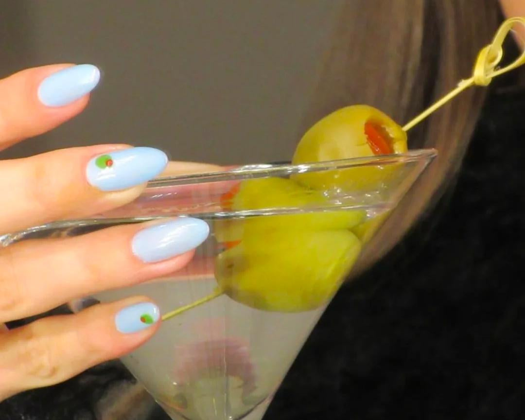 The secrets of the top 10 nail color trends for spring 2025: the most fashionable shades to make your fingertips shine